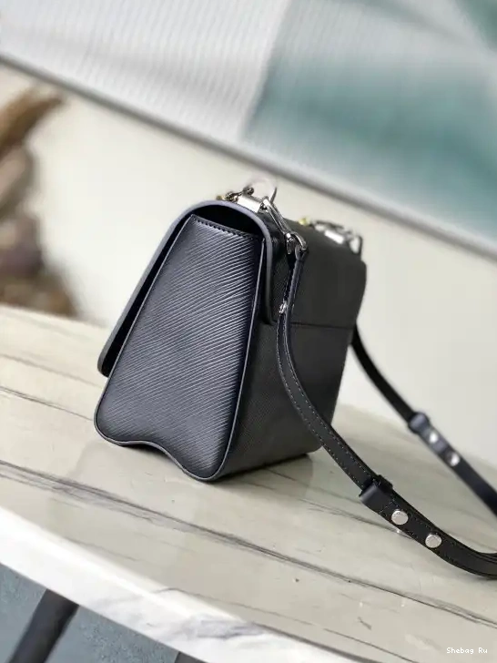 MM-23*17*9.5CM TWIST VUITTON LOUIS 0517